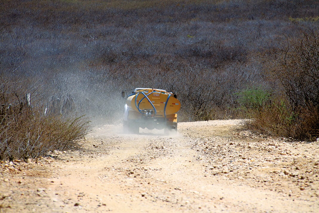 SECA AMPLIA DEPENDÊNCIA DE CARROS-PIPA EM 70 CIDADES DO RN