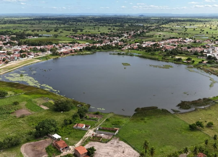 PREFEITO ANTÔNIO NETO AVANÇA NA CONSTRUÇÃO DA NOVA ÁREA DE LAZER NA LAGOA DE MONTANHAS