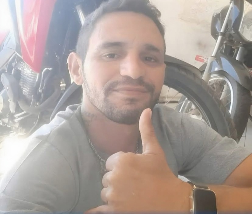 ADOLESCENTE MATA O PADRASTO A FACADAS EM SÃO MIGUEL APÓS PRESENCIAR AGRESSÕES CONTRA A MÃE, DIZ POLÍCIA