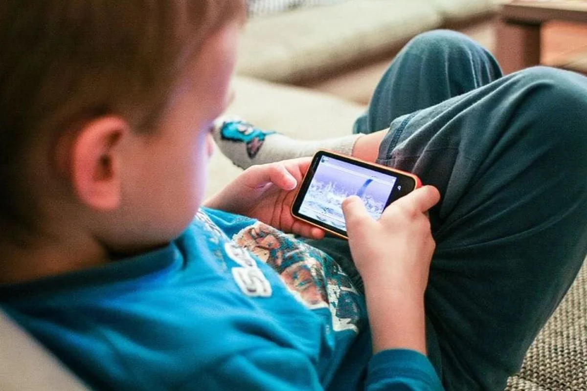 MENOS TELAS MAIS INFÂNCIA: DICAS PRÁTICAS E ESSENCIAIS
