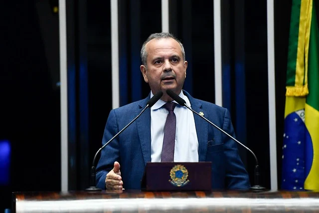 “GOVERNADORA DESTRUIU O RN E COMETE IMPROBIDADE ADMINISTRATIVA”, DIZ ROGÉRIO MARINHO