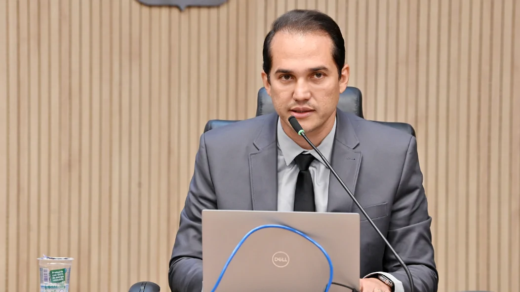 KLEBER RODRIGUES COBRA REFORMA EM ESCOLAS E LIMPEZA DE RODOVIA NO INTERIOR DO RN