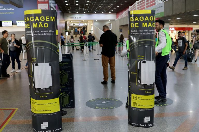 CÂMARA FEDERAL NÃO VAI ACEITAR COBRANÇA DE EMPRESAS AÉREAS POR BAGAGEM DE MÃO