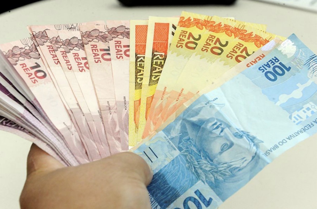 SALÁRIO-MÍNIMO NO BRASIL DEVERIA SER DE R$ 7.638,62 EM SETEMBRO DE 2025, APONTA DIEESE