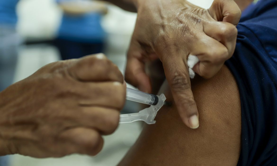 MINISTÉRIO DA SAÚDE LANÇA CAMPANHA PARA VACINAR CRIANÇAS E ADOLESCENTES ATÉ 15 ANOS