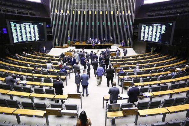 CÂMARA APROVA PRISÃO DE ATÉ 15 ANOS PARA QUEM ALTERAR BEBIDAS E CAUSAR MORTES