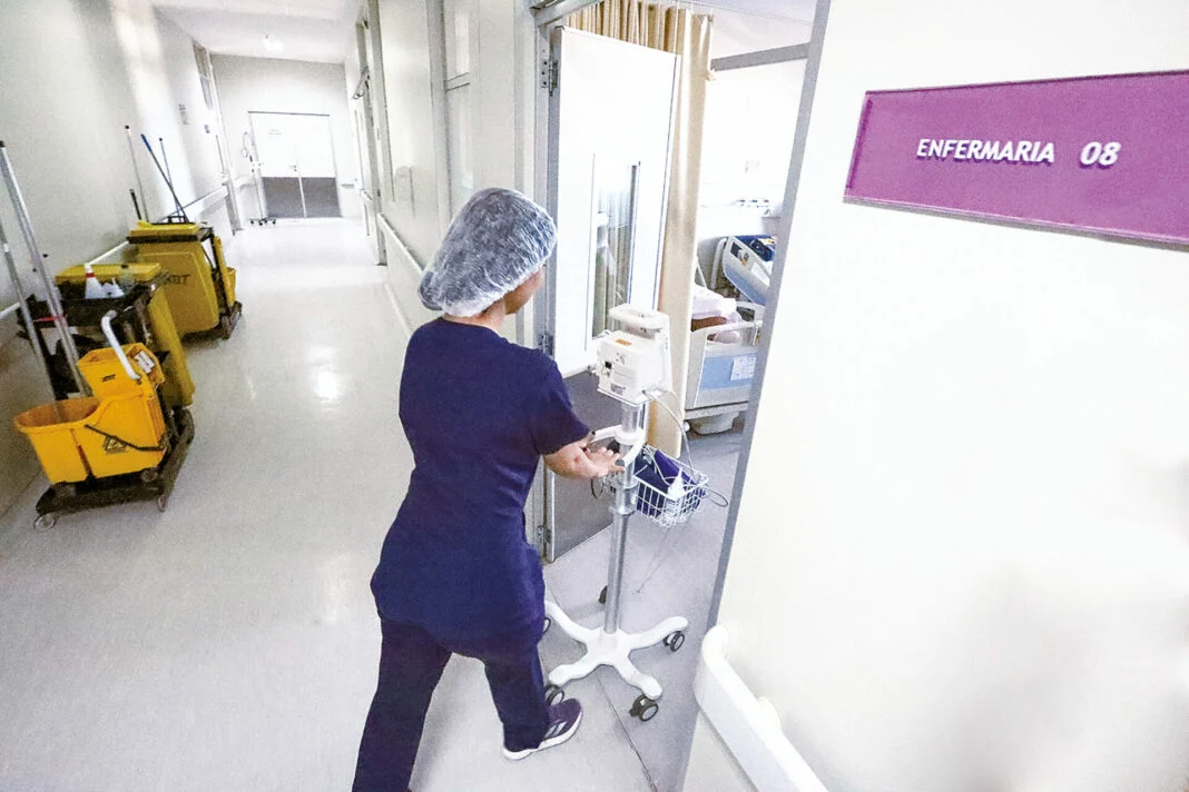 DÉFICIT DE VAGAS DE TRABALHO PARA ENFERMEIROS DESAFIA SAÚDE NO ESTADO