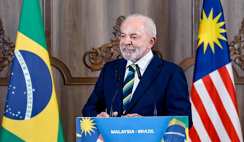 LULA SANCIONA LEI QUE TORNA PERMANENTE A ISENÇÃO DO IMPOSTO DE RENDA PARA QUEM GANHA ATÉ R$ 5 MIL