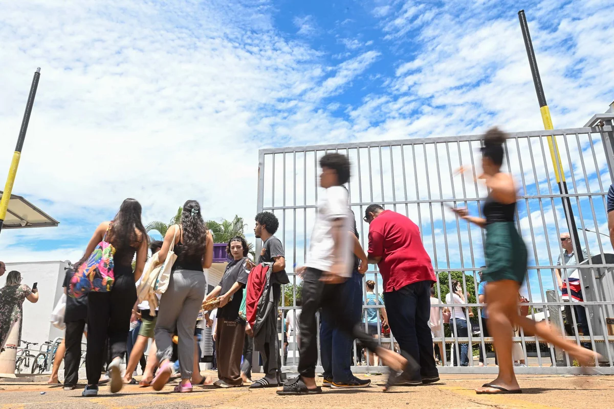PRIMEIRO DIA DE PROVA S DO ENEM 2025 TEVE 27% DE ABSTENÇÃO, DIZ MEC