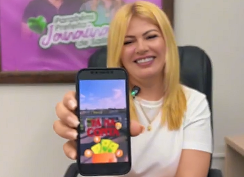 PREFEITA JANAINA DE SALIN CONFIRMA PAGAMENTO NA CONTA DOS SERVIDORES DE LAGOA DE PEDRAS