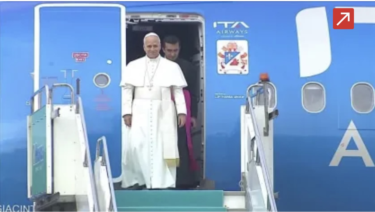 PAPA LEÃO XIV DESEMBARCA NA TURQUIA EM PRIMEIRA VIAGEM AO EXTERIOR