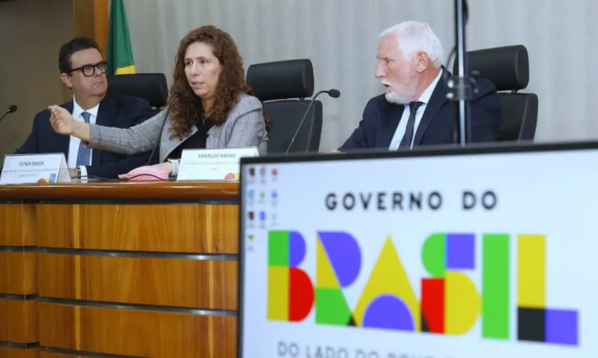 NOVOS BENEFÍCOS SOCIAIS EXIGIRÃO RG NACIONAL A PARTIR DE MAIO