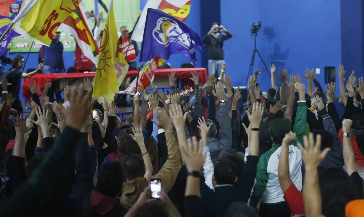 NÚMERO DE SINDICALIZADOS NO BRASIL PARA DE CAIR E CHEGA A R$ 9,1 MILHÕES