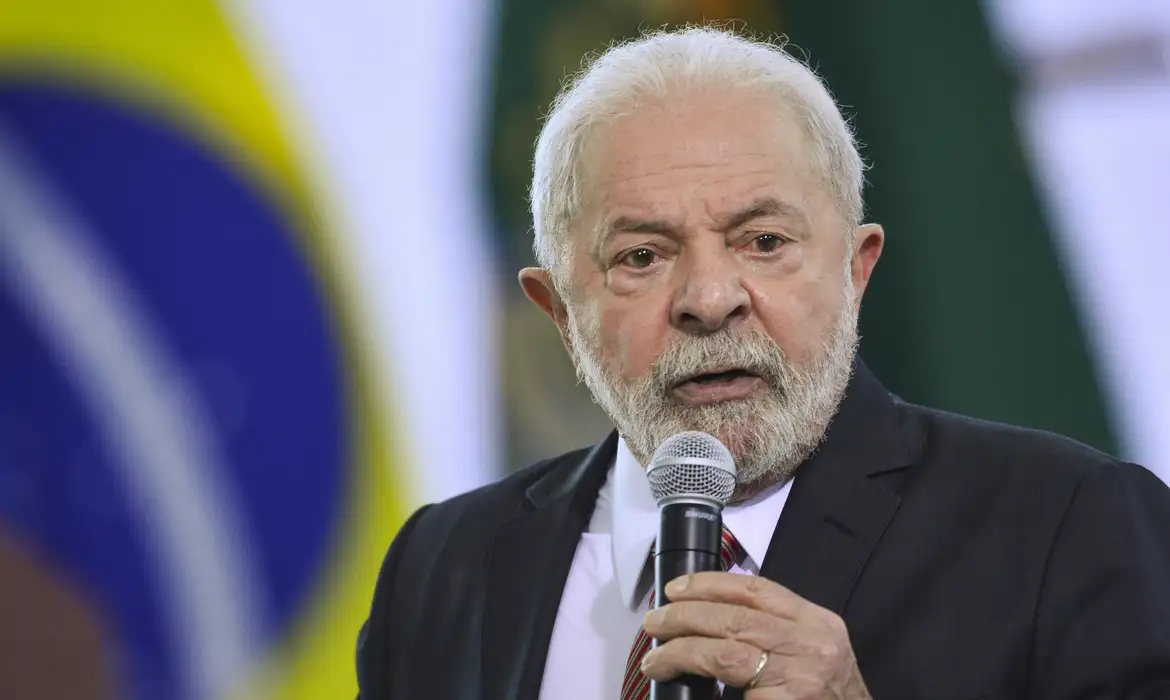 GOVERNO LULA VAI CRIAR 8,6 MIL CARGOS DE PROFESSORES E TÉCNICOS EM EDUCAÇÃO