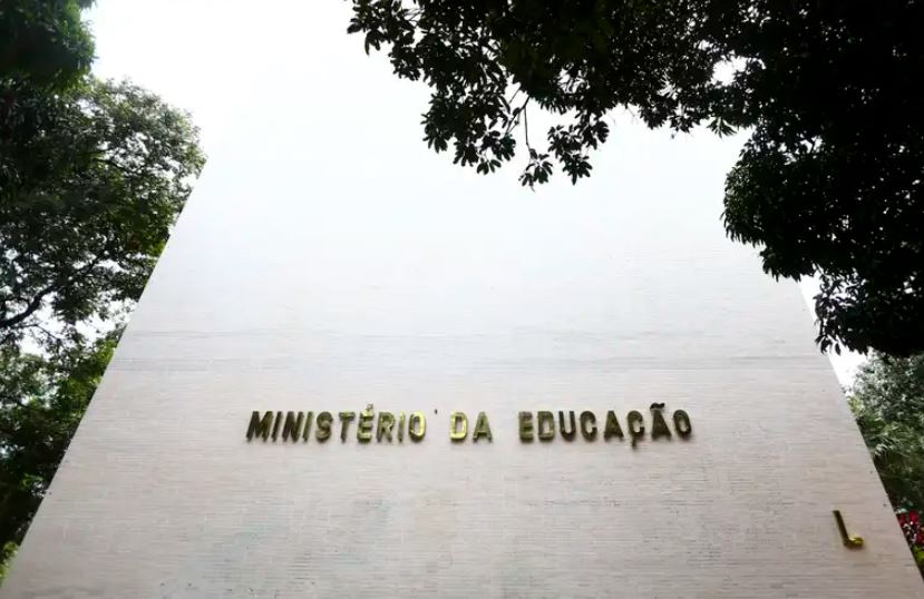MEC ANULA TRÊS QUESTÕES DO ENEM POR SUSPEITA DE ANTECIPAÇÃO E ACIONA PF