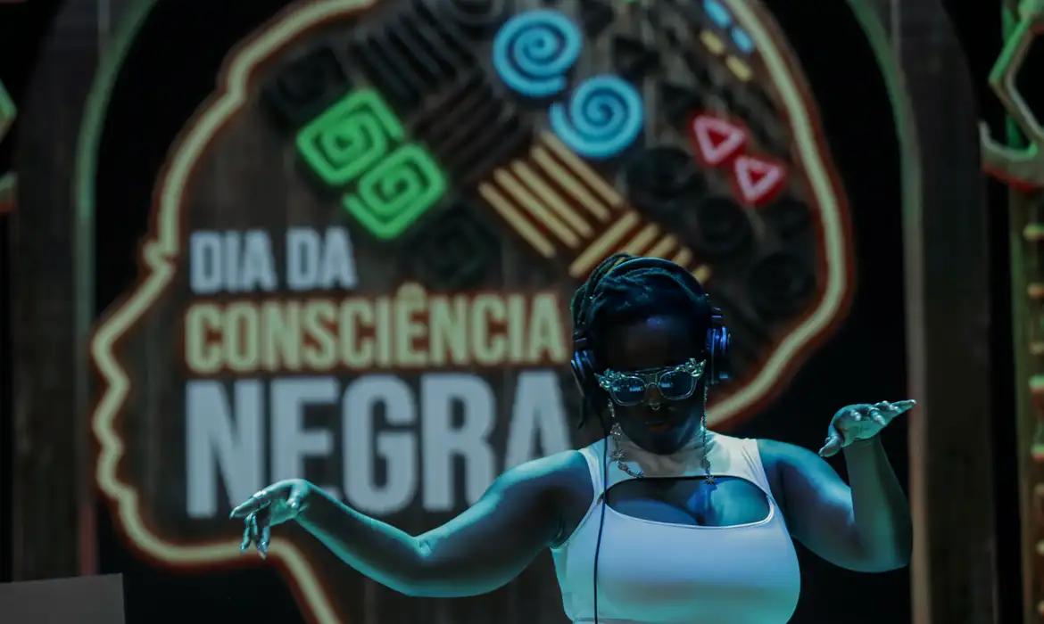 MAIS DA METADE DOS NEGROS DIZ NÃO SABER COMO DENUNCIAR CASOS DE RACISMO