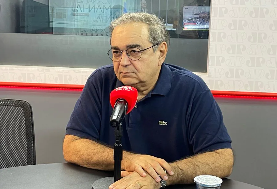 ÁLVARO DIAS NÃO DESCARTA INDICAÇÃO DE PAULINHO PARA CANDIDATO A VICE-GOVERNADOR DA OPOSIÇÃO