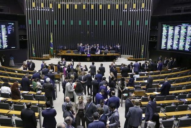 LICENÇA PATERNIDADE: CÂMARA APROVA PROJETO QUE ESTENDE BENEFÍCIO DE 5 PARA 20 DIAS