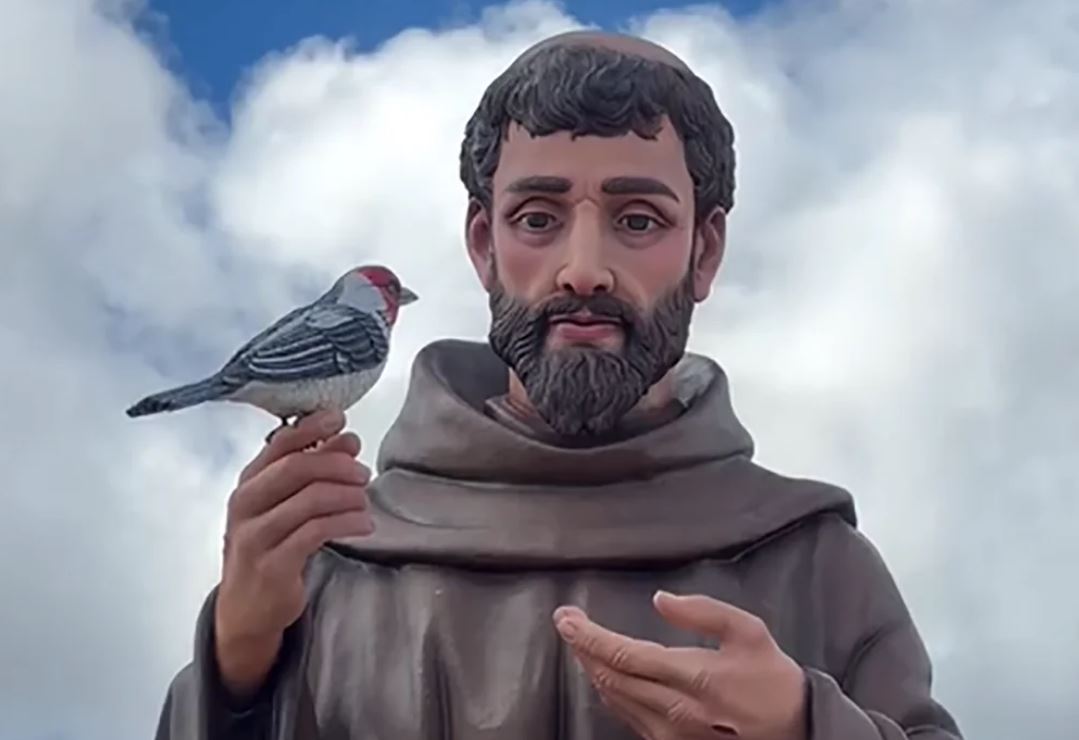 ESTÁTUA GIGANTE DE SÃO FRANCISCO DE ASSIS VIRA NOVO PONTO TURÍSTICO NO RN