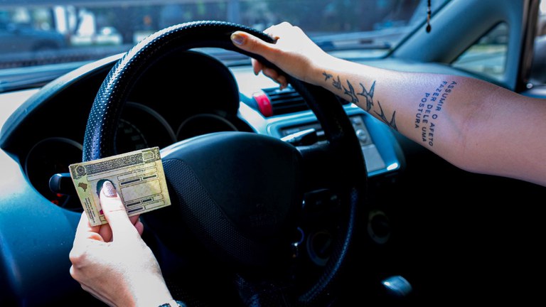 AGU DERRUBA LIMINAR E CNH DO BRASIL SEGUE VALENDO PARA TODOS