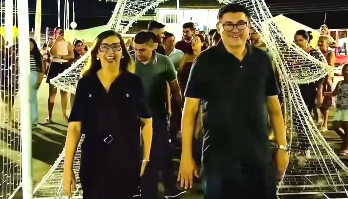 PREFFEITO GETÚLIO RIBEIRO REALIZA ABERTURA OFICIAL DO NATAL 2025 EM VÁRZEA