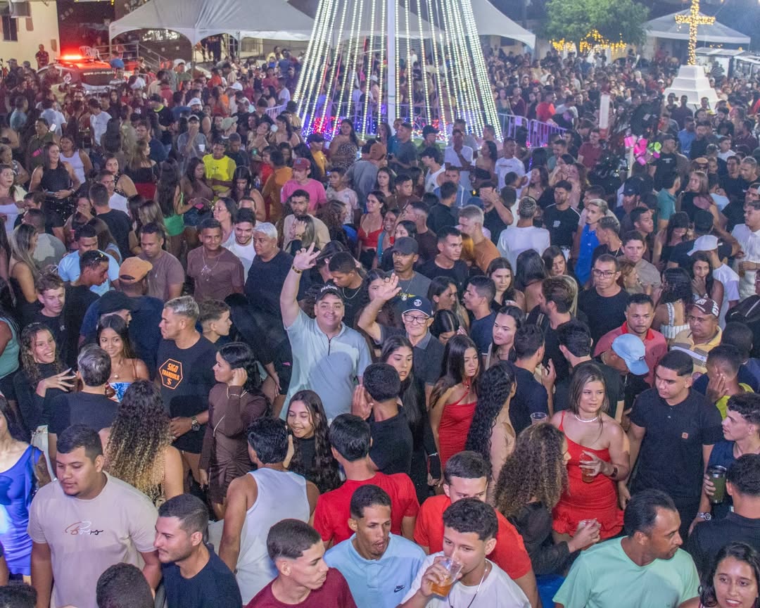 PREFEITA WEDNA MENDONÇA PROMOVE A MAIOR FESTA DE EMANCIPAÇÃO POLÍTICA DA HISTÓRIA DE PASSAGEM