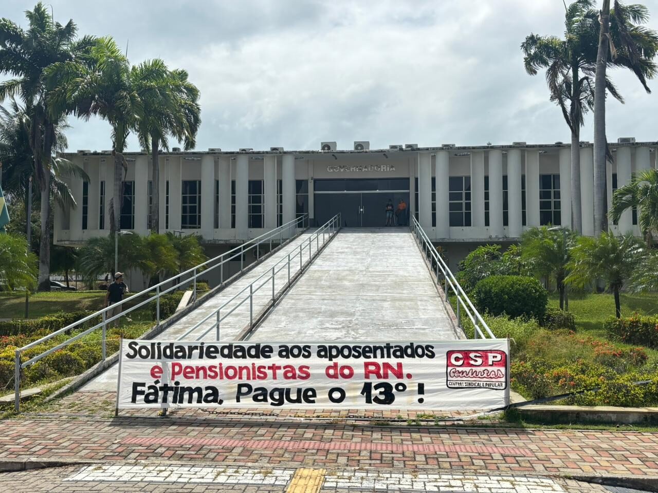 PROMESSA NÃO CUMPRIDA: 44% DOS APOSENTADOS DO RN AINDA ESPERAM 13º SALÁRIO