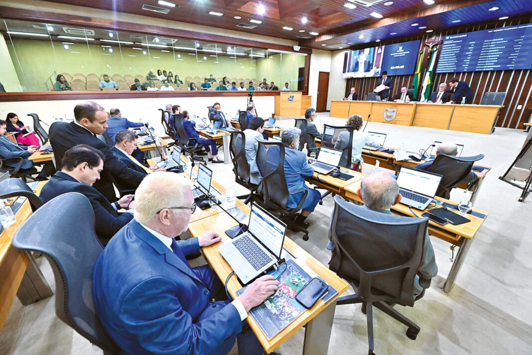 ALRN RETOMA TRABALHOS SEM A MENSAGEM DA GOVERNADORA