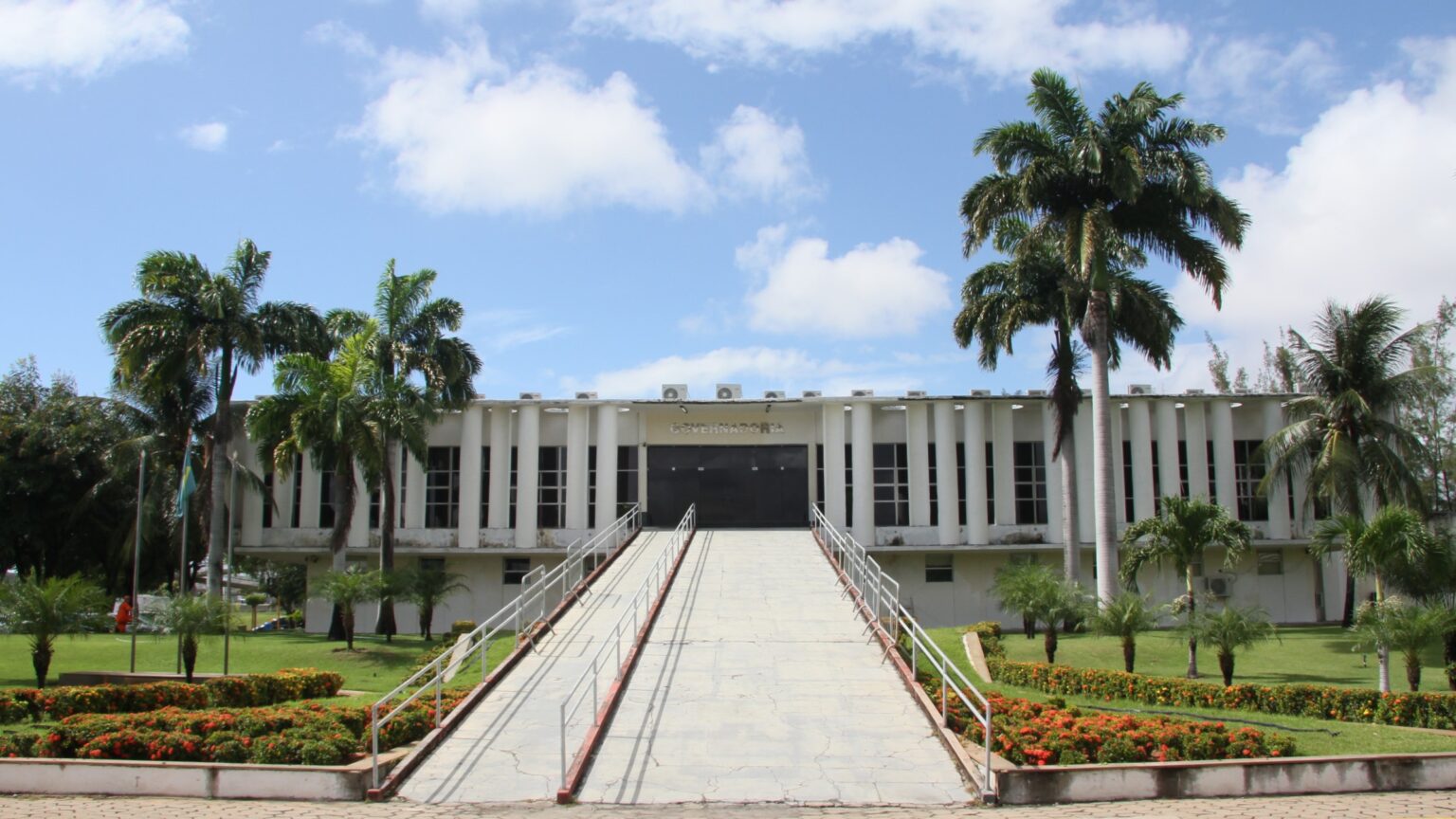 CONSIGNADOS ESTÃO BLOQUEADOS HÁ 78 MESES POR FALTA DE REPASSES DO ESTADO, DENUNCIAM SERVIDORES