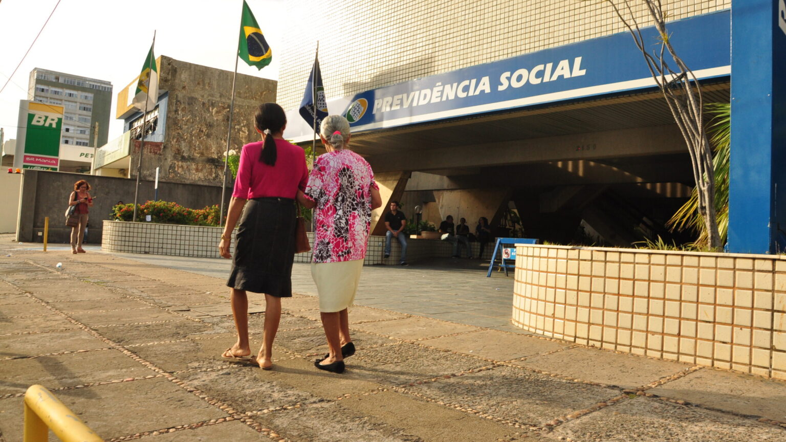 INSS RETOMA ATENDIMENTO PRESENCIAL EM AGÊNCIAS DO BRASIL