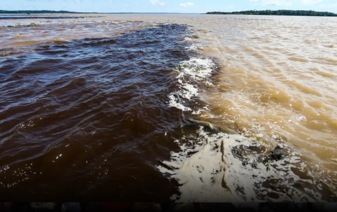 NAUFRÁGIO NO AMAZONAS DEIXA DOIS MORTOS E SETE PESSOAS DESAPARECIDAS