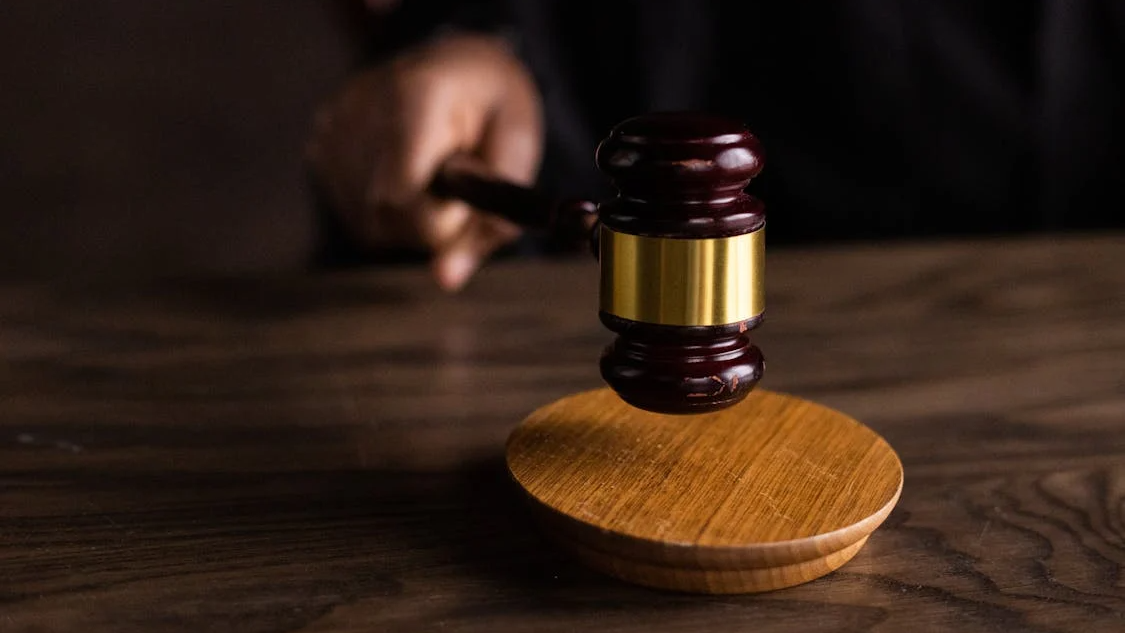 JUSTIÇA VÊ IRREGULARIDADES E SUSPENDE LICITAÇÃO DE R$ 25 MILHÕES EM CANGUARETAMA