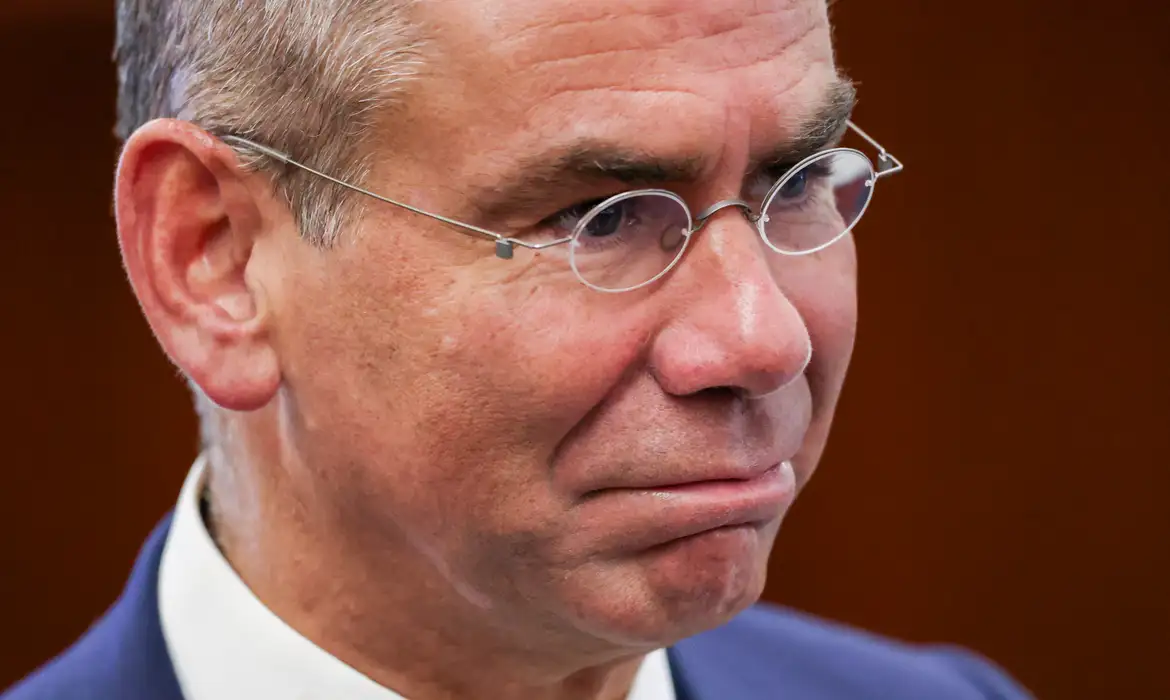 VORCARO TROCA DE ADVOGADO E SINALIZA POSSÍVEL DELAÇÃO PREMIADA