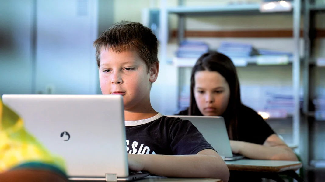 APRENDER CONECTADO ALCANÇA 62,5% DAS ESCOLAS PREVISTAS NO RN