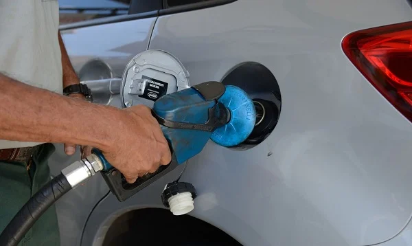 REFINARIA CLARA CAMARÃO AUMENTA PREÇOS PELA 4ª SEMANA; GASOLINA SOBE R$ 0,63 E DIESEL R$ 0,45