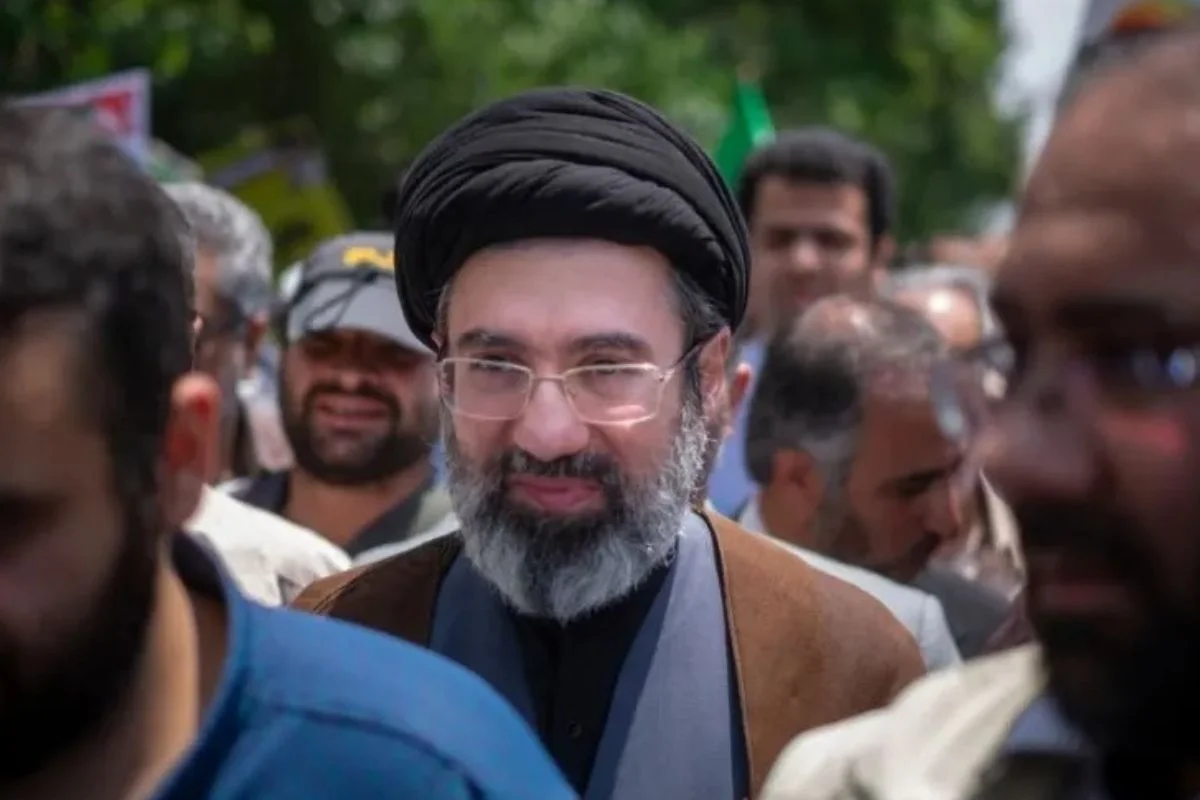 MOJTABA KHAMENEI É O NOVO LÍDER SUPREMO DO IRÃ