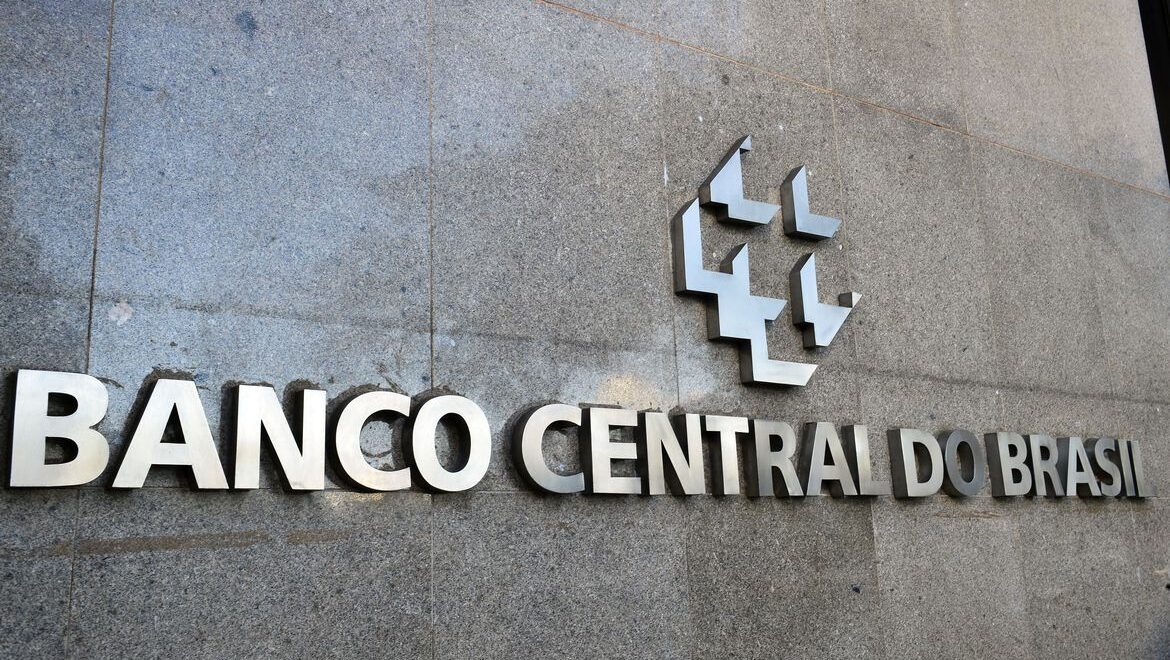 BANCO CENTRAL REDUZ TAXA DE JUROS APÓS QUASE DOIS ANOS