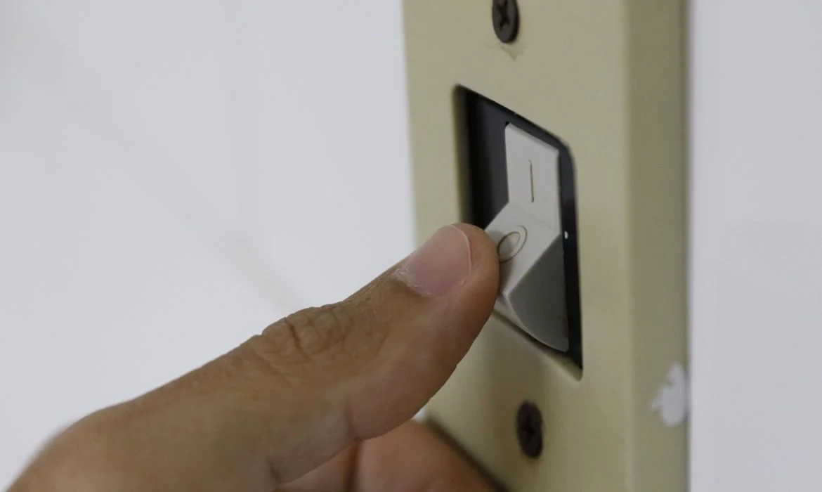 ANEEL PROJETA ALTA MÉDIA DE 8% NA CONTA DE LUZ EM 2026