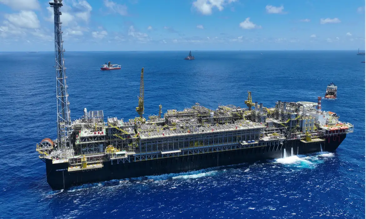 CONFLITO NO ORIENTE MÉDIO PODE ELEVAR EXPORTAÇÕES DE COMBULTÍVEL DO BRASIL