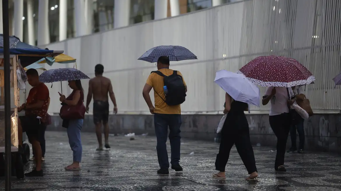 INMET EMITE ALERTA DE CHUVAS PARA 97 CIDADES DO RN ATÉ QUARTA 25
