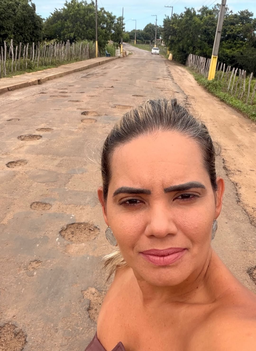 [VÍDEO] PREFEITA DE PASSAGEM “BOTA QUENTE” EM FÁTIMA E COBRA POR SERVIÇOS INCOMPLETOS E MAL FEITOS