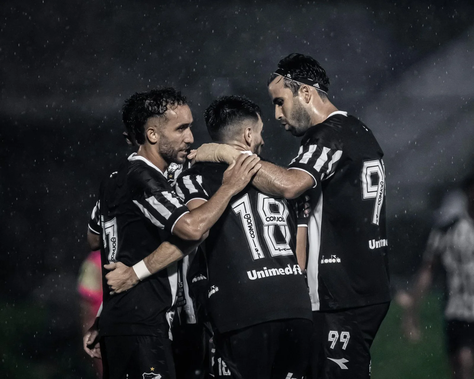 ABC GOLEIA O LAGUNA E SOMA OS TRÊS PRIMEIROS PONTOS NO BRASILEIRÃO