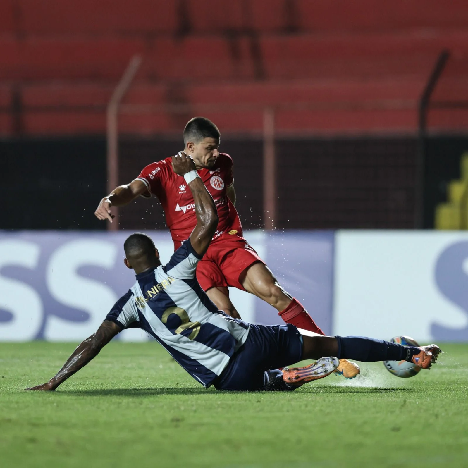 AMÉRICA JOGA MAL, PERDE PARA O RETRÔ E DÁ ADEUS À COPA DO NORDESTE