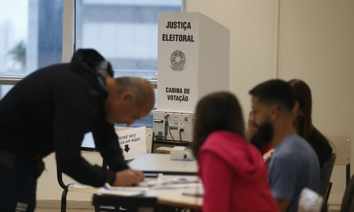 NÚMERO DE ELEITORES COM MAIS DE 60 ANOS CRESCEU 74%, APONTA PESQUISA