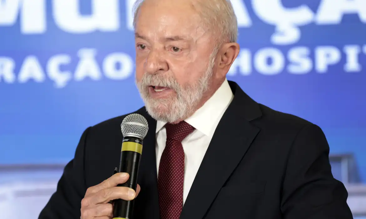 LULA CRITICA AMEAÇAS DE TRUMP AOMUNDO E DEFENDE PAPA LEÃO XIV