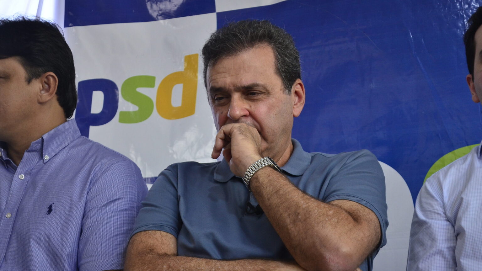 CARLOS EDUARDO DESISTE DE  CANDIDATURA AO SENADO