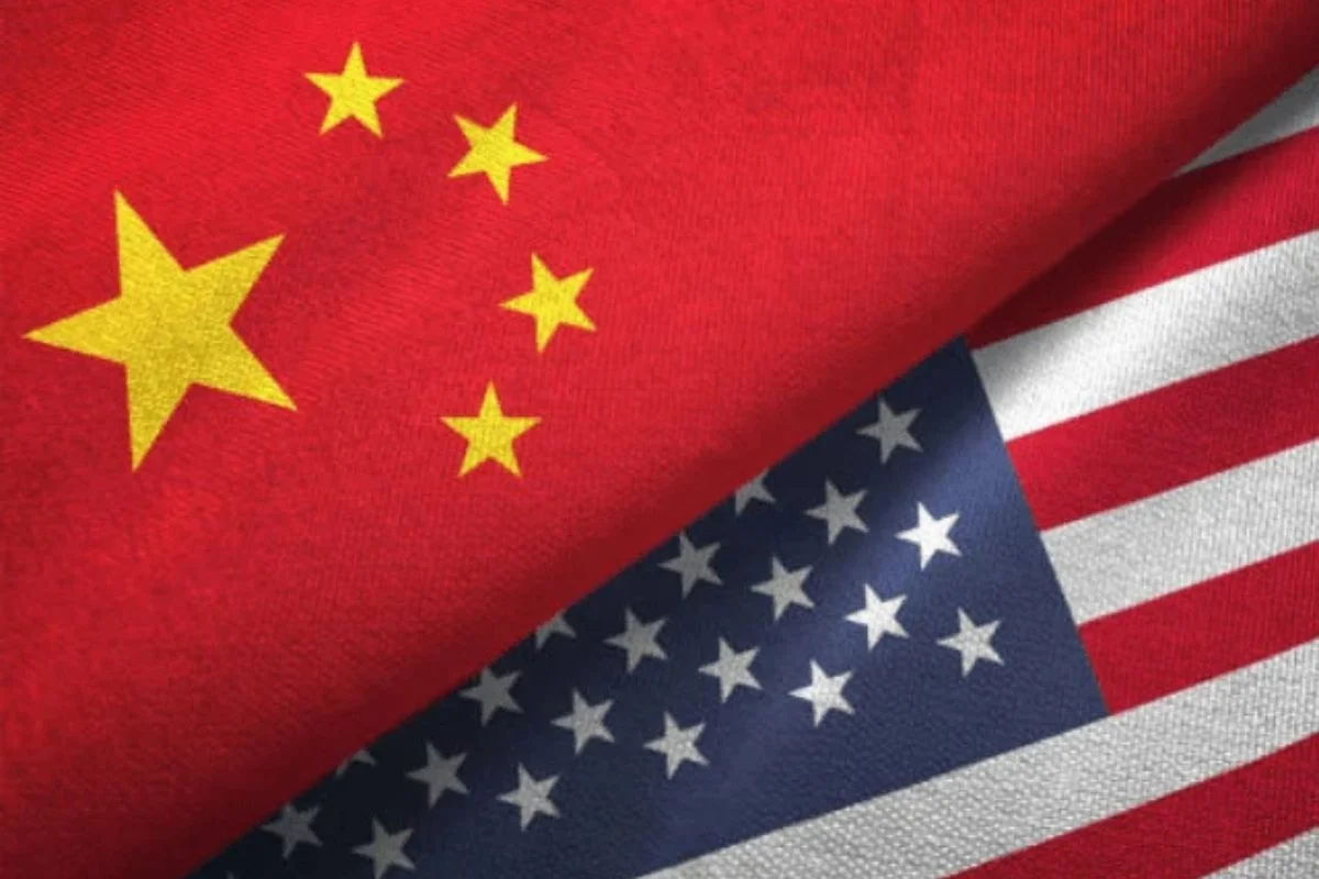 CHINA REJEITA SANÇÕES DOS EUA CONTRA REFINARIAS E ACUSA VIOLAÇÃO DA LEI INTERNACIONAL