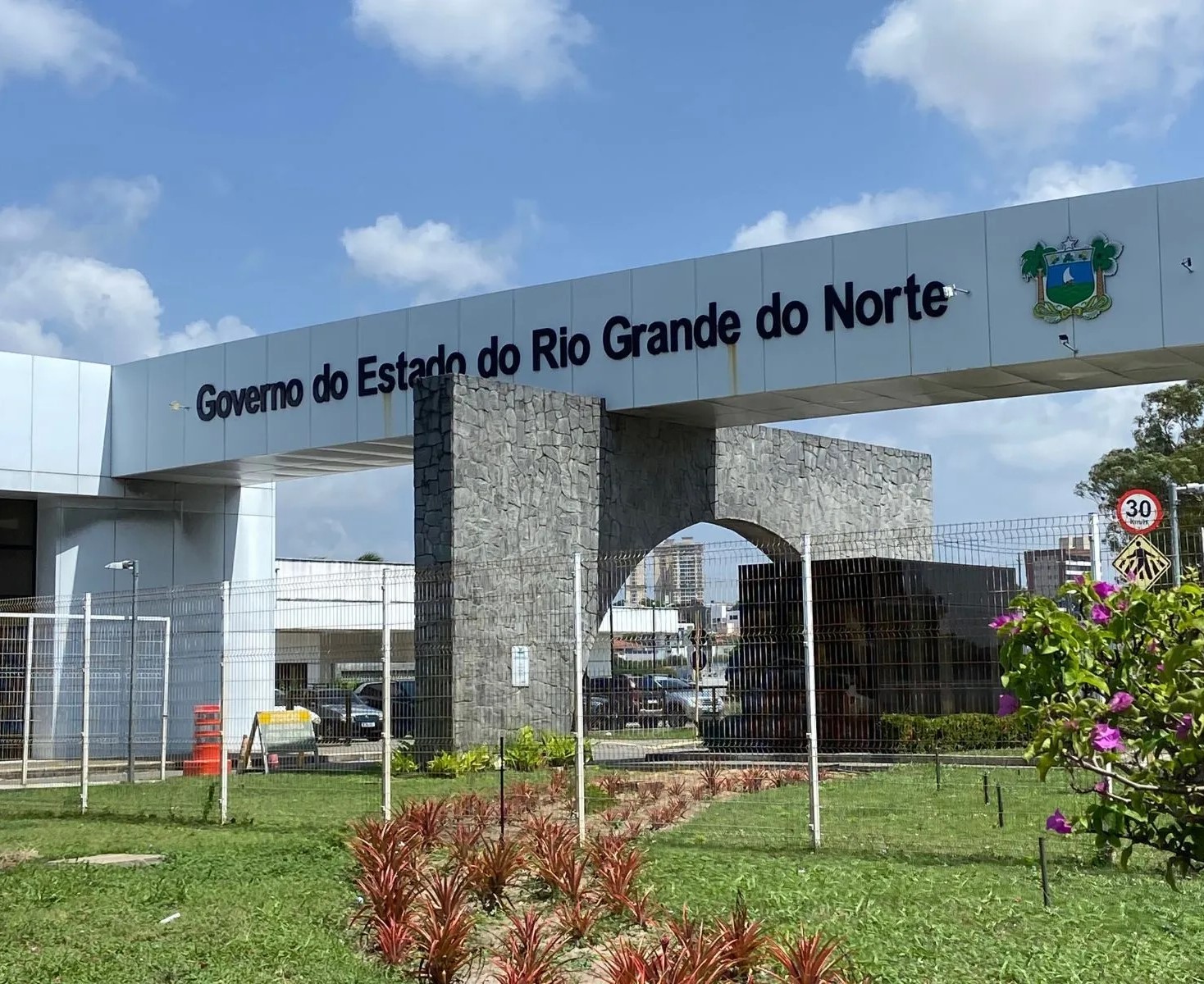ROMBO NAS CONTAS: GOVERNO FÁTIMA ANUNCIA NOVO CORTE DE R$ 500 MILHÕES NO RN APÓS FRUSTAÇÃO DE RECEITAS