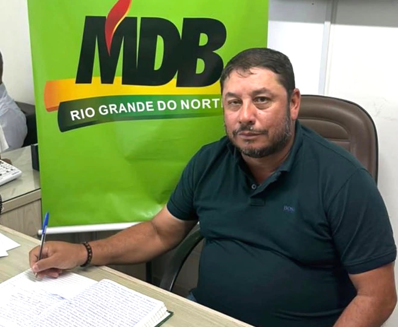 ANIVERSARIANTE DO DIA É O EX-PREFEITO E MAIOR LÍDER POLÍTICO DE SERRINHA, DEDA TERTO