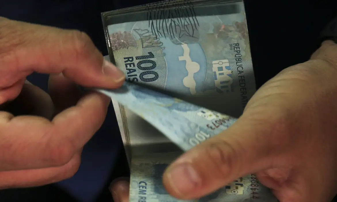 ABONO SALARIAL: PAGAMENTO PARA NASCIDOS EM MAIO E JUNHO COMEÇA HOJE